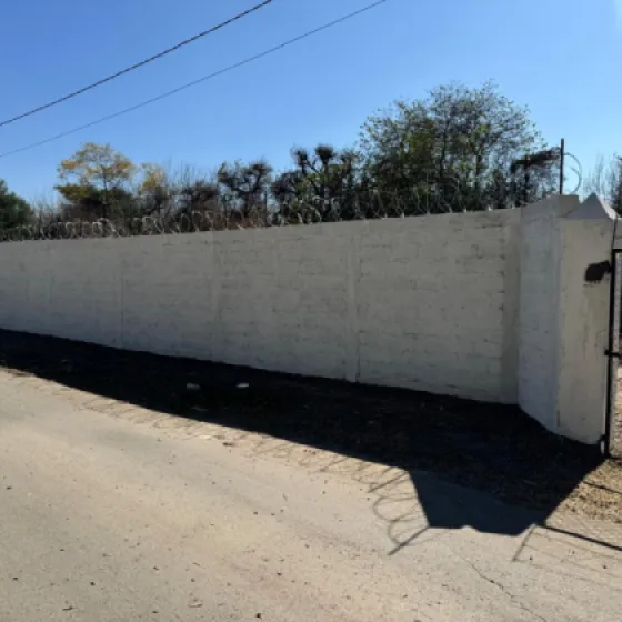 Construcción de Medianera y refacciones varias en Natatorio Carlos Xamena